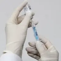 Εμβόλιο γρίπης: Αρχισε η συνταγογράφηση - Τι ισχύει για όσους έχουν κορονοϊό - Πότε ξεκινούν οι εμβολιασμοί