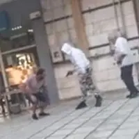 Βίντεο από επεισόδιο στη Θεσσαλονίκη: Ο δράστης με πιστόλι απειλεί το θύμα του 22/09/2020