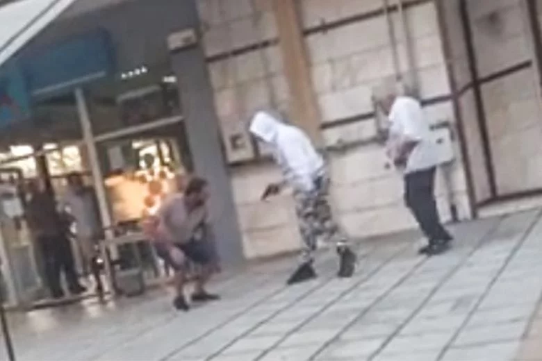 Βίντεο από επεισόδιο στη Θεσσαλονίκη: Ο δράστης με πιστόλι απειλεί το θύμα του 22/09/2020