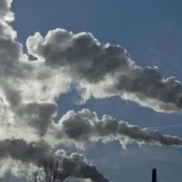 Μείωση 24% στα δωρεάν δικαιώματα CO2 των περισσότερων βιομηχανιών εντός πενταετίας προβλέπει το νέο σχέδιο της Κομισιόν