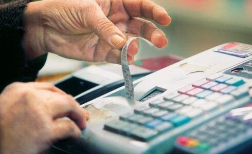 ΦΠΑ: Ενεργοποιείται από σήμερα το πακέτο των μειώσεων – Τι ισχύει και για ποια προϊόντα και υπηρεσίες - Eordaialive.com