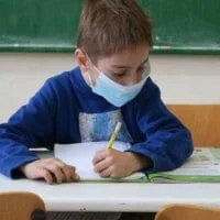 Eordaialive.com - Τα Νέα της Πτολεμαΐδας, Εορδαίας, Κοζάνης Κορωνοϊός: Αυτές είναι οι μάσκες που θα μοιραστούν στα σχολεία (βίντεο)