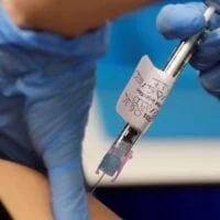 Εμβόλιο της γρίπης – Ποιοι πρέπει να εμβολιαστούν