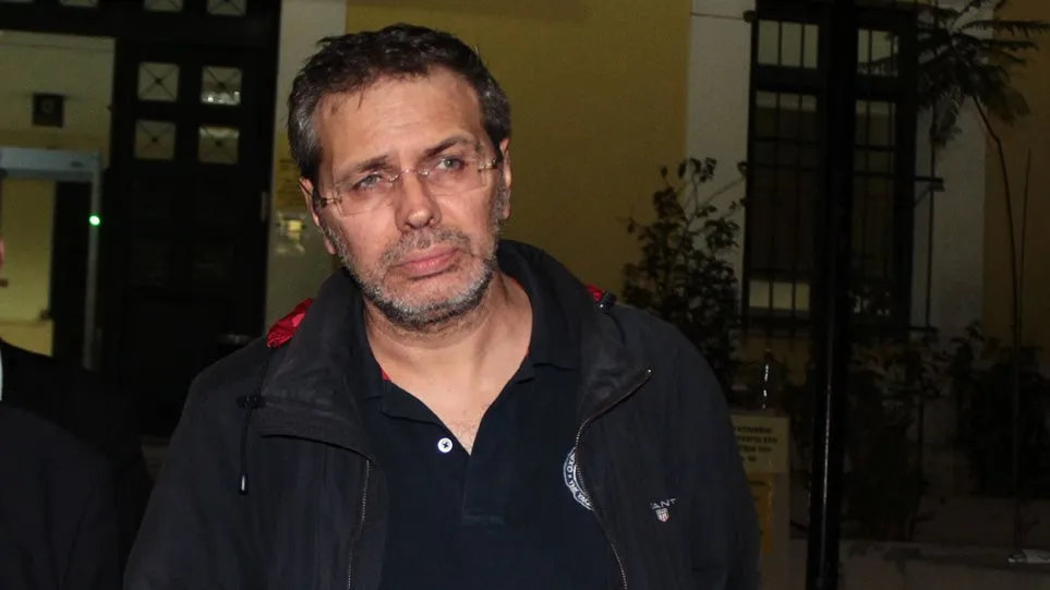 Χρυσή Αυγή: Ο Στέφανος Χίος πήρε συνέντευξη στον Χρήστο Παππά την ώρα που τον αναζητά η Αστυνομία