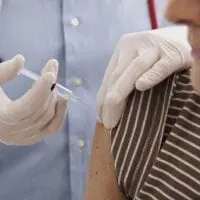 Γρίπη – Εμβόλια: Πόσα έχουν συνταγογραφηθεί και πόσοι έχουν εμβολιαστεί ήδη