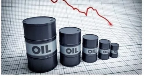 Μειώνονται οι τιμές του πετρελαίου