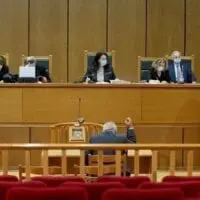 Δίκη Χρυσής Αυγής: Το δικαστήριο ζήτησε από την εισαγγελέα να συμπληρώσει την πρότασή της