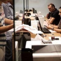 Πότε μπορεί ένας δημόσιος υπάλληλος να είναι και «ιδιωτικός» -Τι λέει ο νόμος - Eordaialive.com