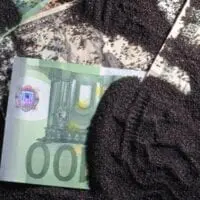 «Μαύρο χρήμα»: Νομική ασυλία και προστασία για όσους καρφώνουν «ξέπλυμα»
