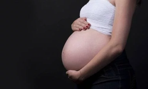 ΗΠΑ : Δολοφόνησε την έγκυο φίλη της - Της άρπαξε το μωρό μέσα από την κοιλιά