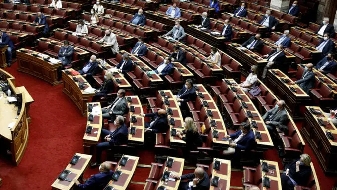 Ολοκληρώνεται στη Βουλή η συζήτηση για την πρόταση δυσπιστίας (video)