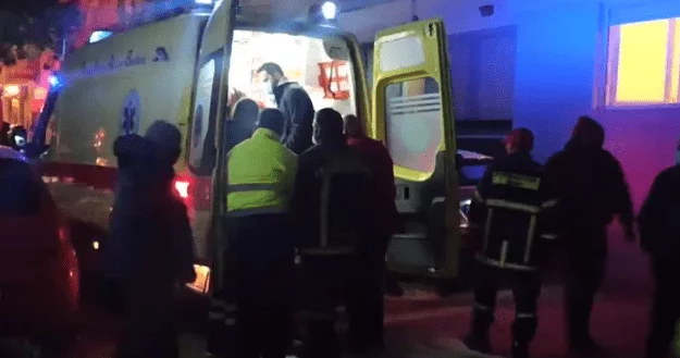 eordaialive.gr:Έκτακτο- Πτολεμαΐδα - Νεαρός έπεσε από το μπαλκόνι σε παρακείμενη σκεπή (βίντεο)