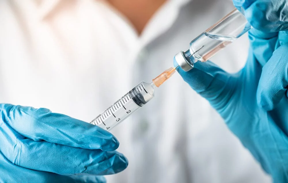 Εμβόλιο για τον κοροναϊό: Ποιοι θα εμβολιαστούν πρώτοι, πώς θα κλείνονται τα ραντεβού