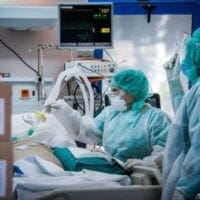 ορωνοϊός – κρούσματα 10/12: 81 νεκροί, 571 διασωληνωμένοι και 1.534 τα νέα κρούσματα - Eordaialive.com