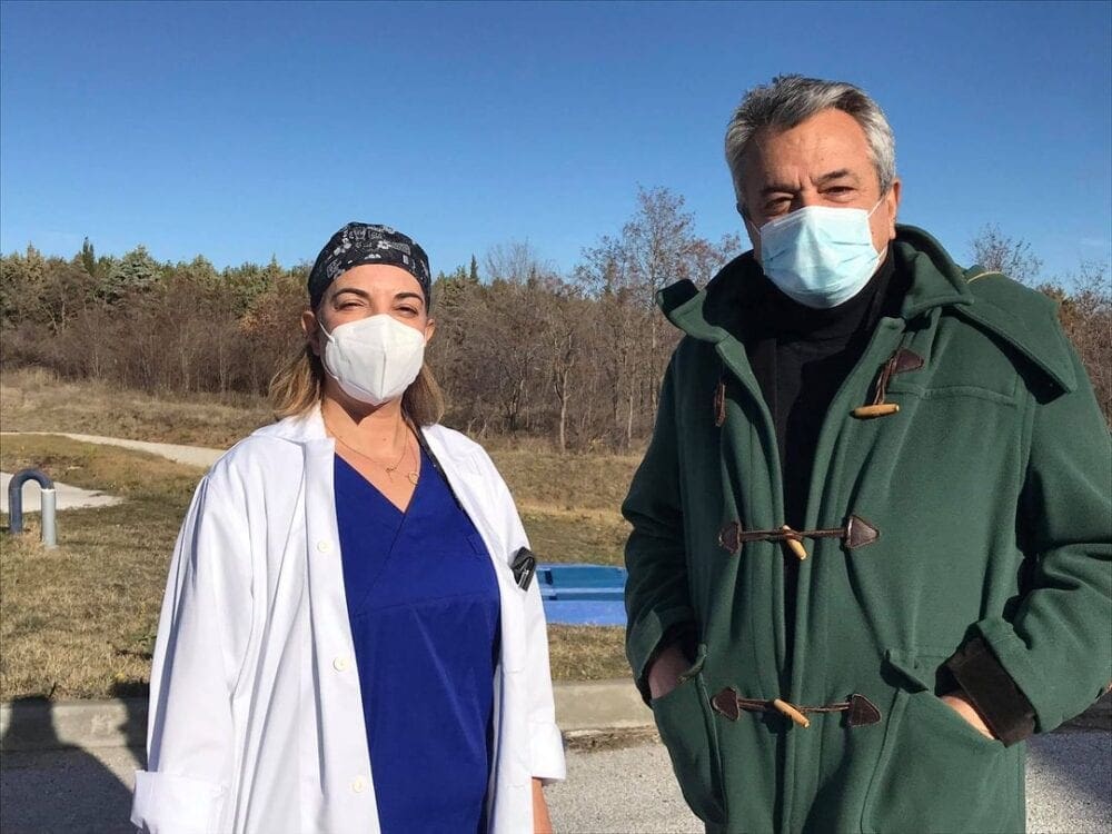 Σκέπαστρο εξωτερικού κλιμακοστασίου Νεφρολογικής Κλινικής Μποδοσάκειου από την Π.Ε. Κοζάνης. - Eordaialive.com