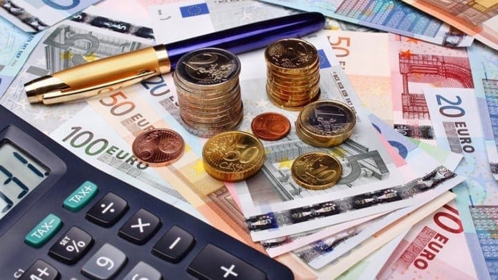 Μείωση εισφορών: Τι αλλαγές θα δουν στην τσέπη τους εργαζόμενοι και εργοδότες - Παραδείγματα και πίνακες - Eordaialive.com