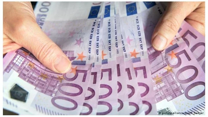 Χαρτονομίσματα των 500 ευρώ: Γίνονται ανάρπαστα αν και... δεν υπάρχουν