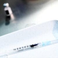 ΕΟΔΥ: 26 ερωτήσεις και απαντήσεις σχετικά με τον εμβολιασμό για τον SARS-CoV-2 - Eordaialive.com