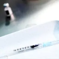 ΕΟΔΥ: 26 ερωτήσεις και απαντήσεις σχετικά με τον εμβολιασμό για τον SARS-CoV-2