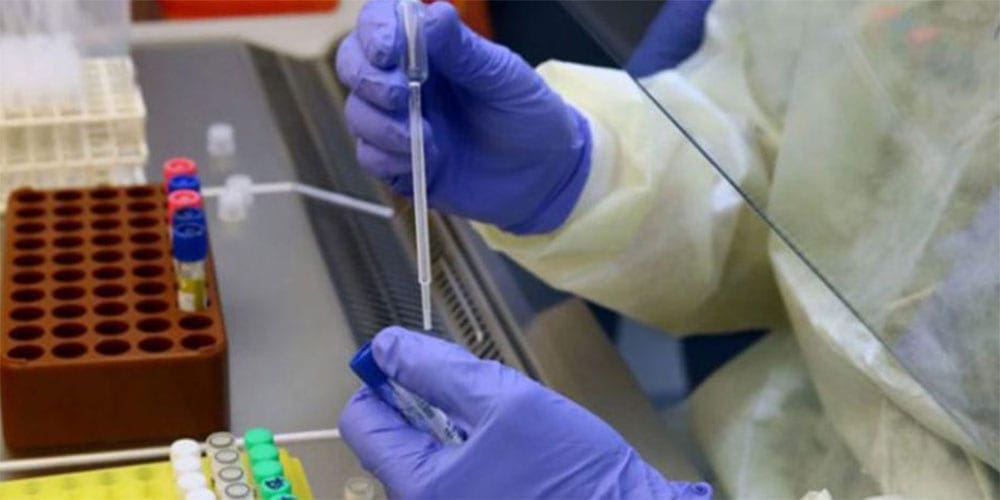 «Εμβολιασμοί πριν τα Χριστούγεννα» – Tρέχουν Moderna και Pfizer για έγκριση σε ΗΠΑ και Ευρώπη - Eordaialive.com