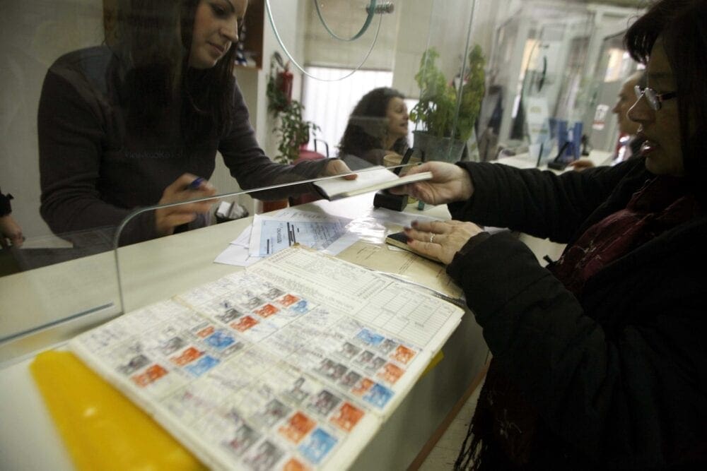 Αυξήσεις έως και 170€ για συντάξεις από 30 έτη και πάνω από τον Ιανουάριο [πίνακες και παραδείγματα] - Eordaialive.com