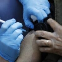 ΠΟΥ: Πίεση στα συστήματα Υγείας από τα «απίστευτα χαμηλά» ποσοστά εμβολιασμού κατά Covid-19 και γρίπης - Eordaialive.com
