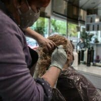 Κομμωτήρια: Κρίνεται αν ανοίγουν - Τι θα γίνει με μανικιούρ-παντικιούρ - Eordaialive.com