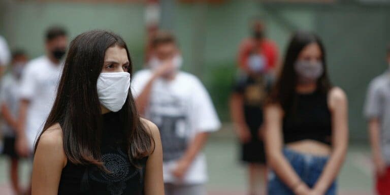 Γ. Παυλάκης: Υπαρκτό το ενδεχόμενο 4ου κύματος από τον Σεπτέμβριο – Μην πετάξετε τις μάσκες - Eordaialive.com