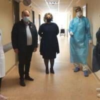 ΕΟΡΔΑΙΑ: ΠΑΡΑΔΟΣΗ 2400 ΜΑΣΚΩΝ ΑΠΟ ΤΟ ΠΑΡΑΡΤΗΜΑ ΕΑΕ Ν.ΚΟΖΑΝΗΣ ΣΤΟ ΜΠΟΔΟΣΑΚΕΙΟ - Eordaialive.com