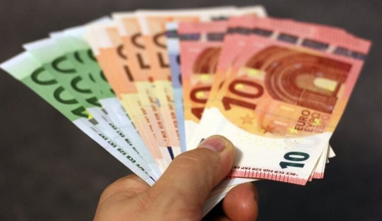 Ξεκινούν οι αιτήσεις στο gov.gr για την προσωρινή σύνταξη - Eordaialive.com
