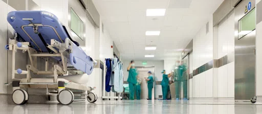 Νοσοκομεία: Απαγορεύονται οι συνοδοί ασθενών ακόμα και αν είναι αρνητικοί στον Covid 19