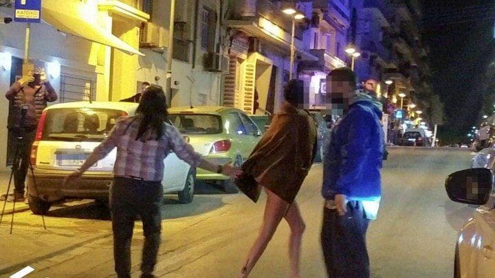 Θεσσαλονίκη: Γυναίκα βγήκε ολόγυμνη σε κεντρικό δρόμο
