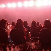 "Επιστρέφουν" συναυλίες και θέατρα από σήμερα - Τι ισχύει