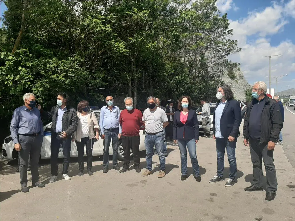 Κοζάνη: Αντιδράσεις στην κατασκευή πλωτών φωτοβολταϊκών – “Κάτω τα χέρια από τη λίμνη Πολυφύτου”