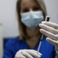 SMS για εμβόλιο μετά από 6 μήνες σε όσους νόσησαν - Ακυρώνονται τα ραντεβού