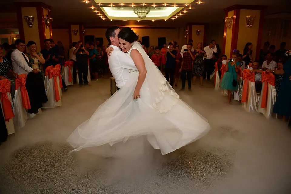 N. Παπαθανάσης: Γάμοι μετά μουσικής αλλά δίχως χορό – Oι νέες αλλαγές στα μέτρα (video)