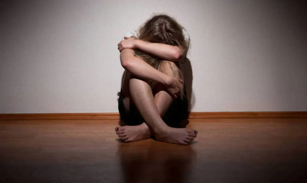 Καμένα Βούρλα: 24χρονος βίασε 11χρονη μέσα σε ασανσέρ