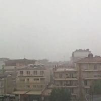 Δυνατή βροχή και χαλαζόπτωση στην Πτολεμαΐδα (βίντεο ώρα 17:20)