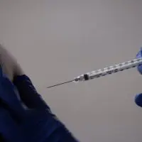 Γιατί υπάρχει πόνος το χέρι μετά τη χορήγηση του εμβολίου