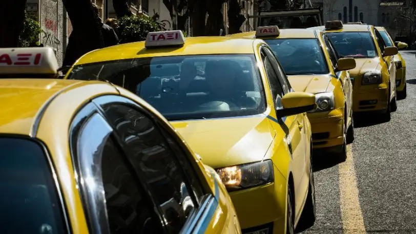 Βουλή: Θα κατατεθεί ν/σ σχετικά με άδειες οδήγησης & ταξί