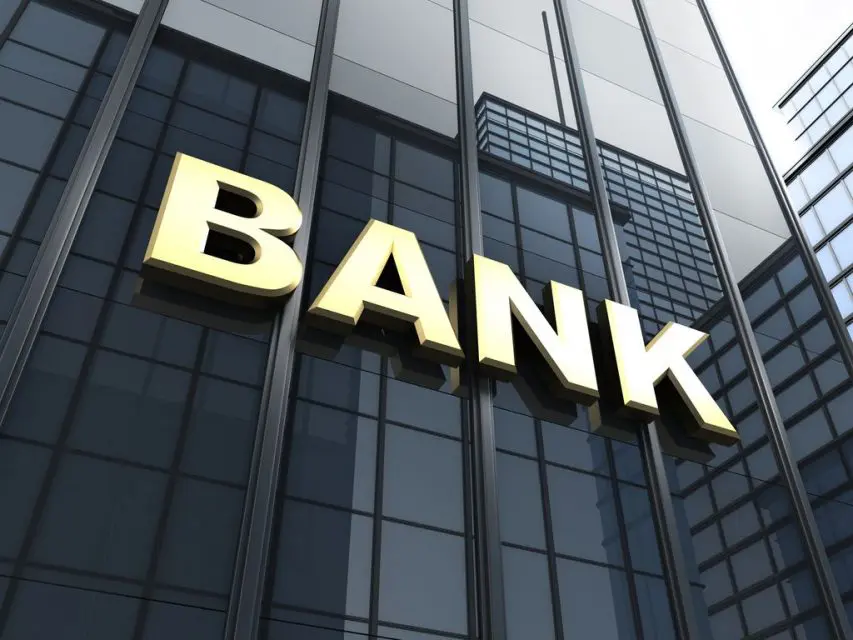 ΟΤΟΕ: Μαζικά «λουκέτα» και απολύσεις στις Τράπεζες. Ουρές δημιουργούνται στα εναπομείναντα καταστήματα