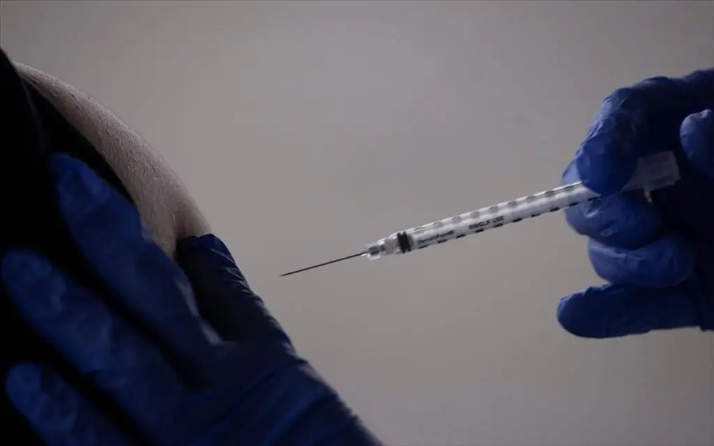 Καταιγιστικές εξελίξεις για τους εμβολιασμούς «μαϊμού» – Ποιοι εμπλέκονται