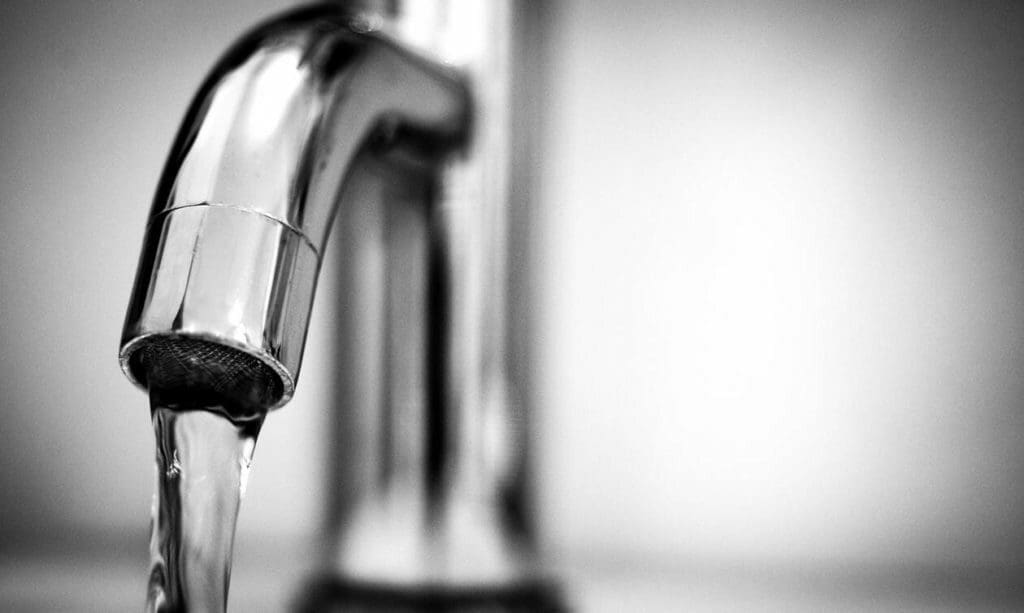 Μην πλένετε ποτέ αυτές τις τρεις τροφές πριν τις μαγειρέψετε: Τι προειδοποιούν οι ειδικοί - Eordaialive.com