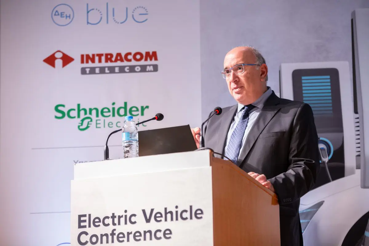 Σημαντική αύξηση καταγράφεται στις ταξινομήσεις ηλεκτροκίνητων οχημάτων, με βάση τα στοιχεία που παρουσίασε σήμερα, 23 Σεπτεμβρίου 2021, ο Υφυπουργός Υποδομών και Μεταφορών, αρμόδιος για τις Μεταφορές, κ. Μιχάλης Παπαδόπουλος στο συνέδριο «Electric Vehicle Conference».