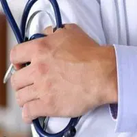 Νέο περισταστικό: Γιατρός μοίραζε πλαστά πιστοποιητικά νόσησης
