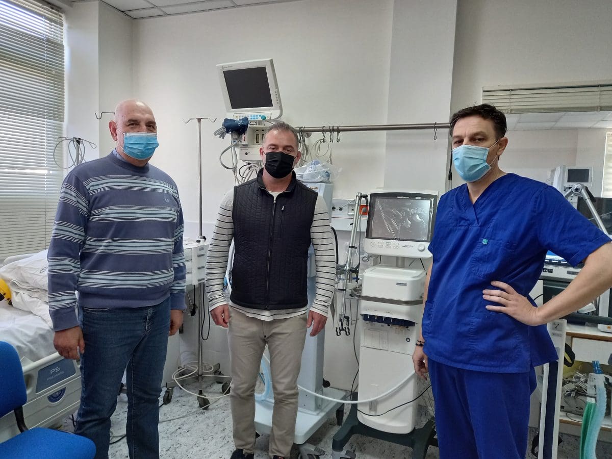 Με δυο νέους αναπνευστήρες βαρέως τύπου εξοπλίστηκε η Μονάδα Εντατικής Θεραπείας του Γενικού Νοσοκομείου Κοζάνης Μαμάτσειου – 60.000 ευρώ από την Περιφέρεια Δυτικής Μακεδονίας για την προμήθεια των αναπνευστήρων 