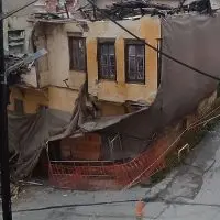 Κατέρρευσε τμήμα ακατοίκητου σπιτιού στην Καστοριά – ΦΩΤΟ