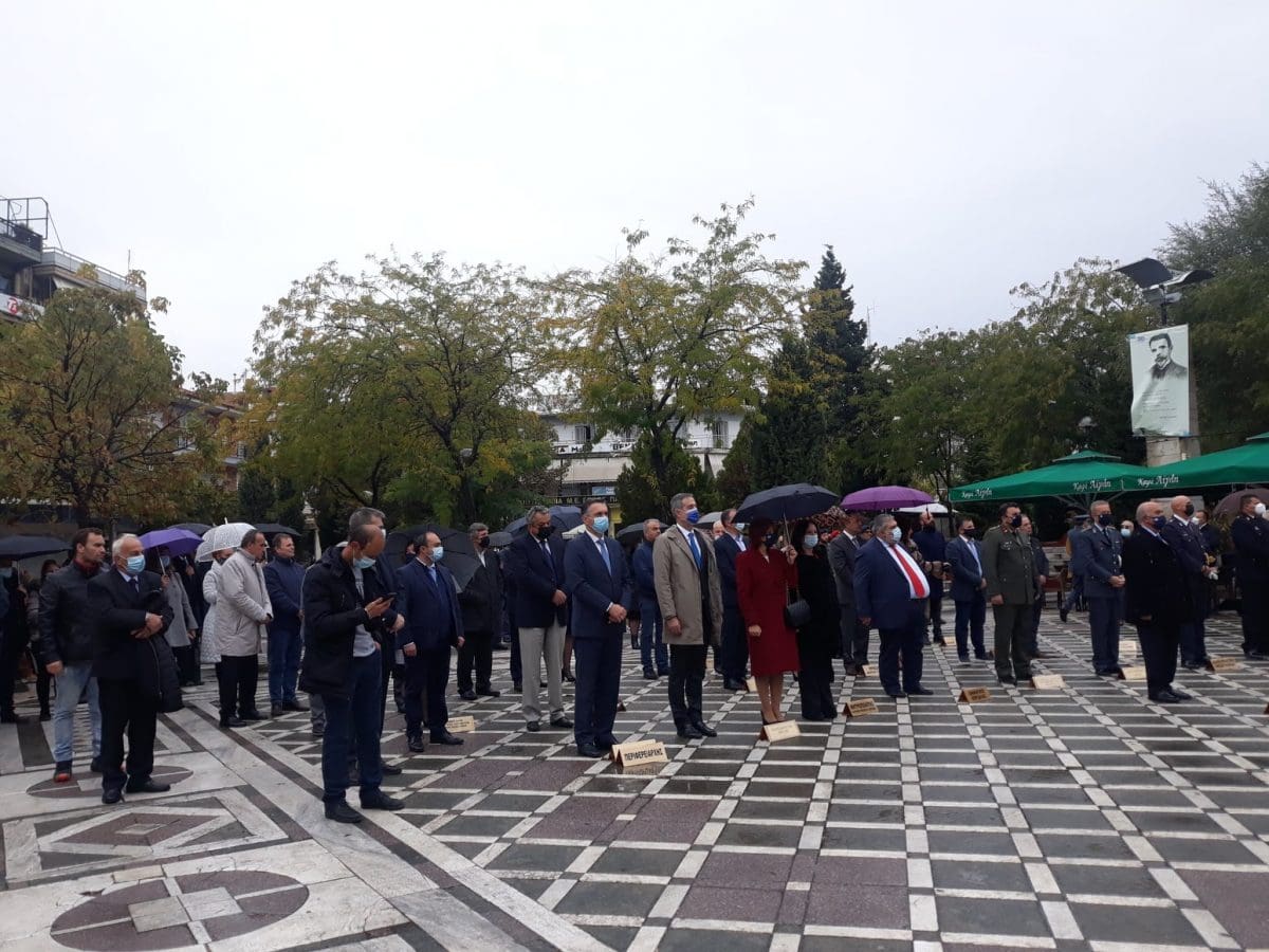 Πτολεμαΐδα: Υπό βροχή, η Επιμνημόσυνη Δέηση & Κατάθεση Στεφάνων στην Κεντρική Πλατεία, για την 109η Επέτειο της Απελευθέρωσης της Πόλης από τον Τουρκικό Ζυγό (φωτογραφίες)