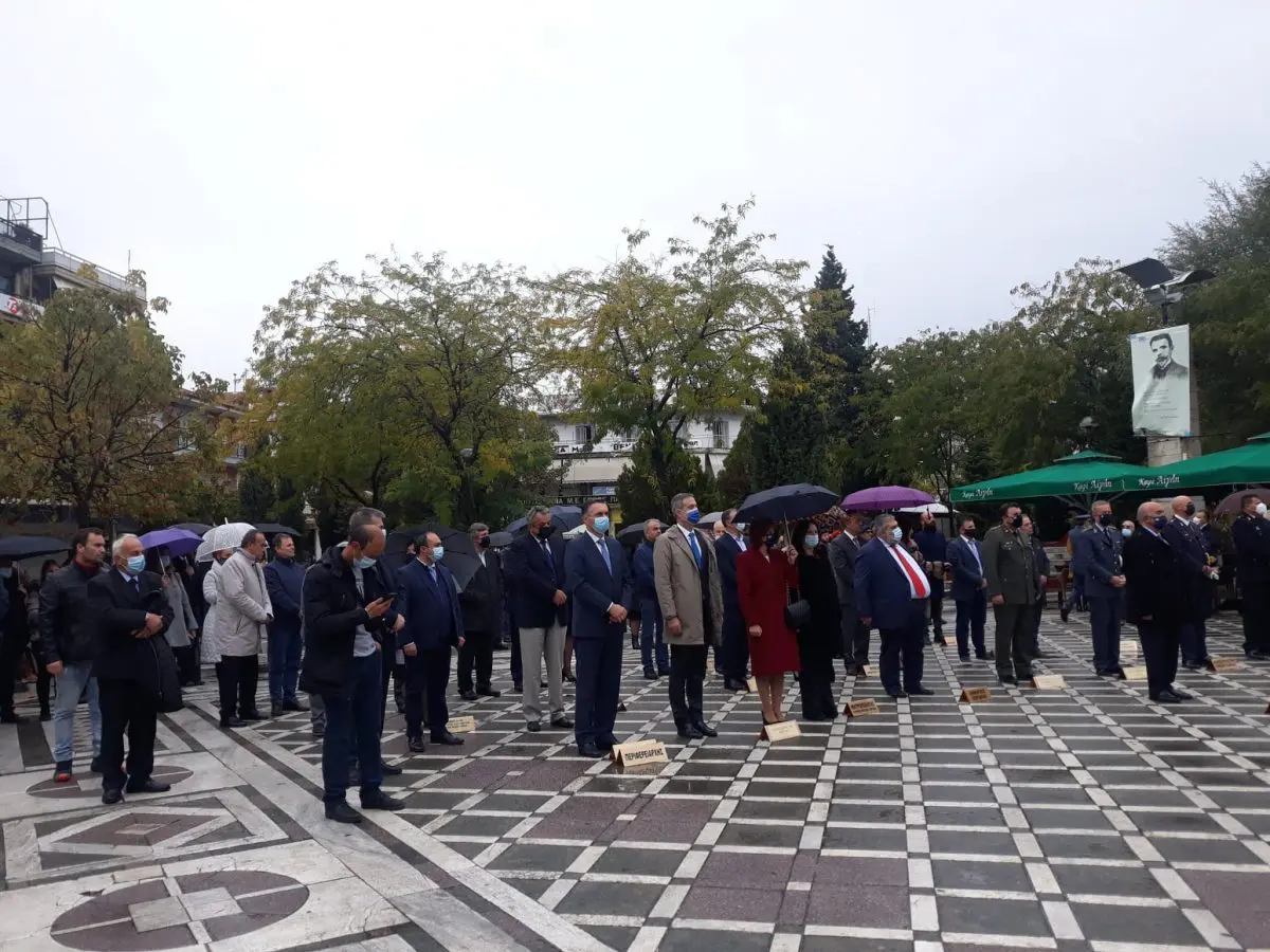 Πτολεμαΐδα: Υπό βροχή, η Επιμνημόσυνη Δέηση & Κατάθεση Στεφάνων στην Κεντρική Πλατεία, για την 109η Επέτειο της Απελευθέρωσης της Πόλης από τον Τουρκικό Ζυγό (φωτογραφίες)