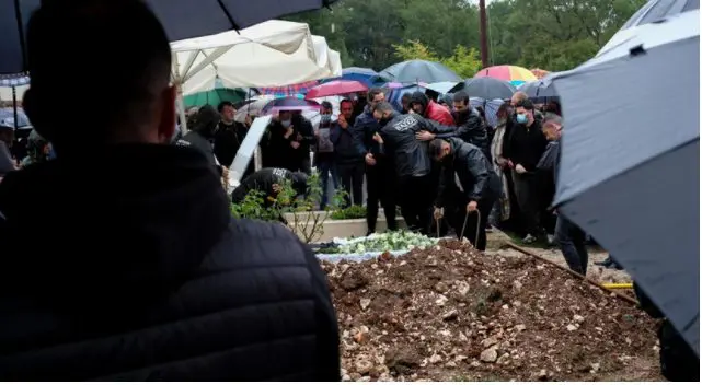 Eordaialive.com - Τα Νέα της Πτολεμαΐδας, Εορδαίας, Κοζάνης Νίκος Τσουμάνης: Θρήνος στην κηδεία του ποδοσφαιριστή